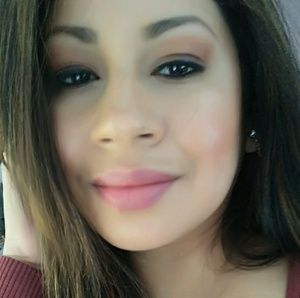 Meet your Posher, Iris